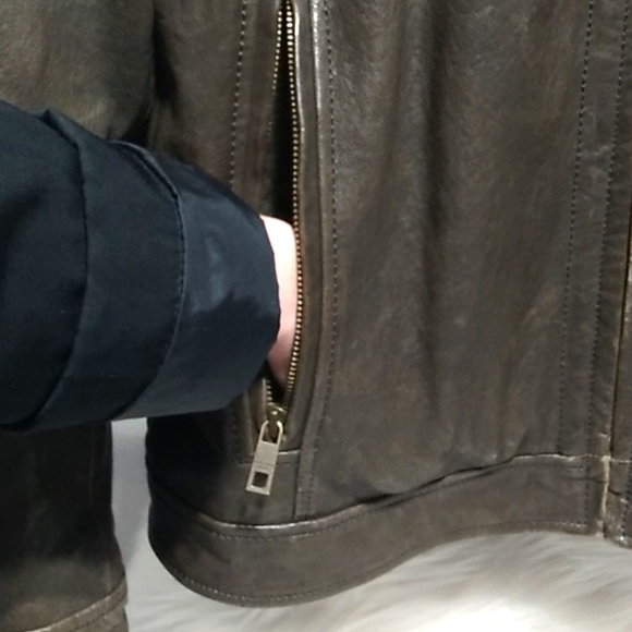 SALE! Andrew Marc Leather Full Zip Distressed  Jacket W Zip Pockets Wool Lining - Picture 5 of 16